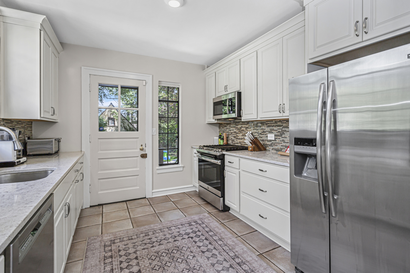 2047 Orrington Avenue