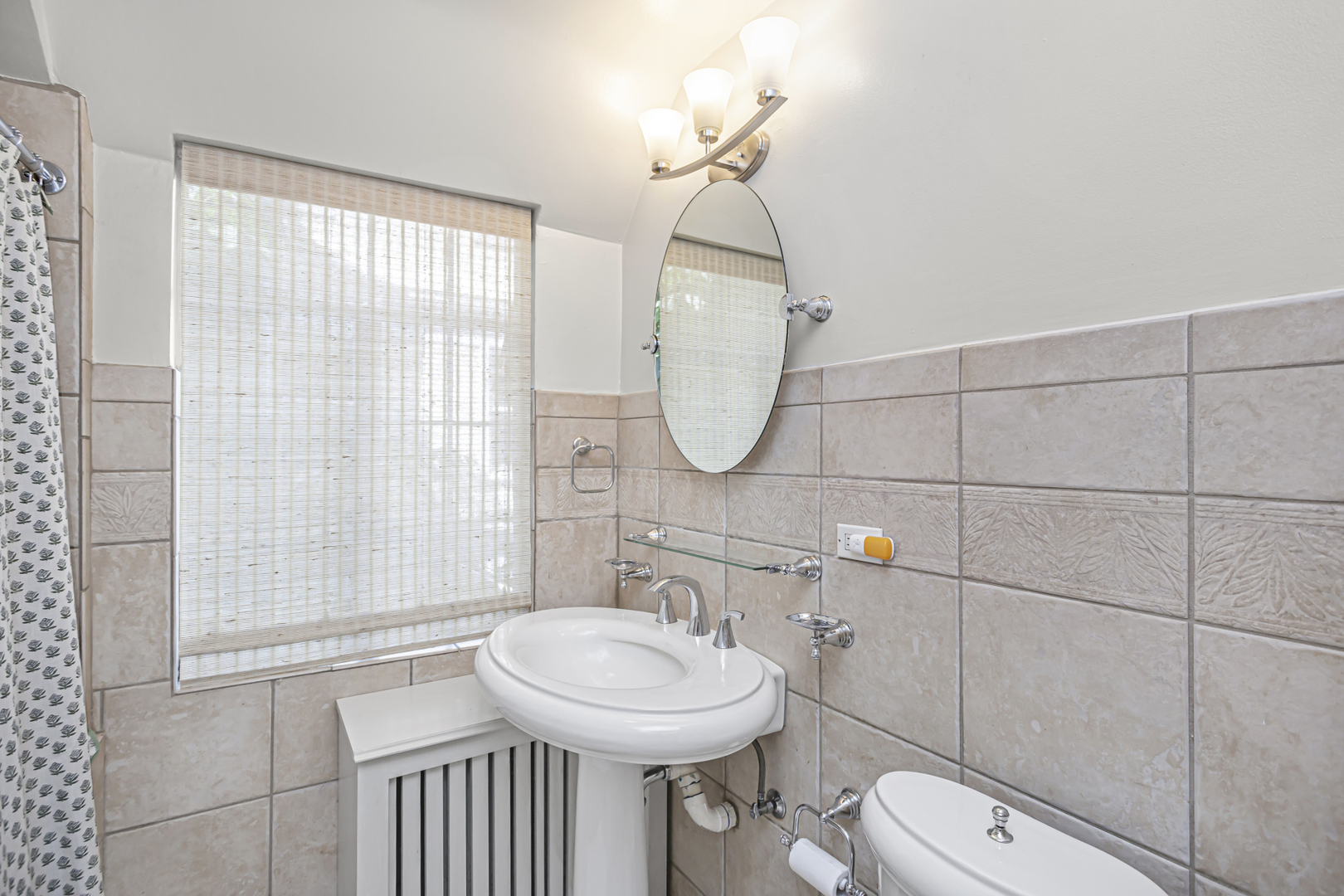 2047 Orrington Avenue