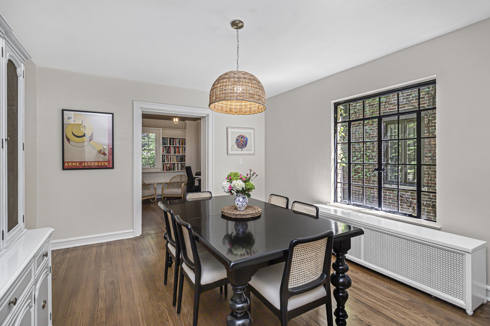 2047 Orrington Avenue