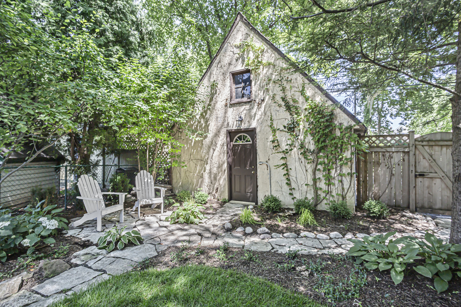 2047 Orrington Avenue