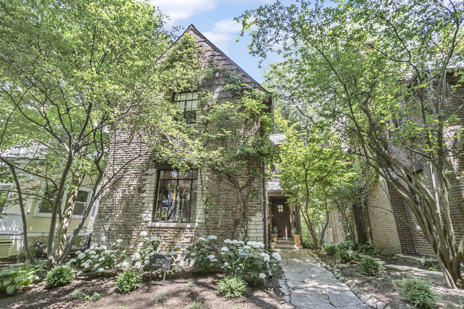 2047 Orrington Avenue