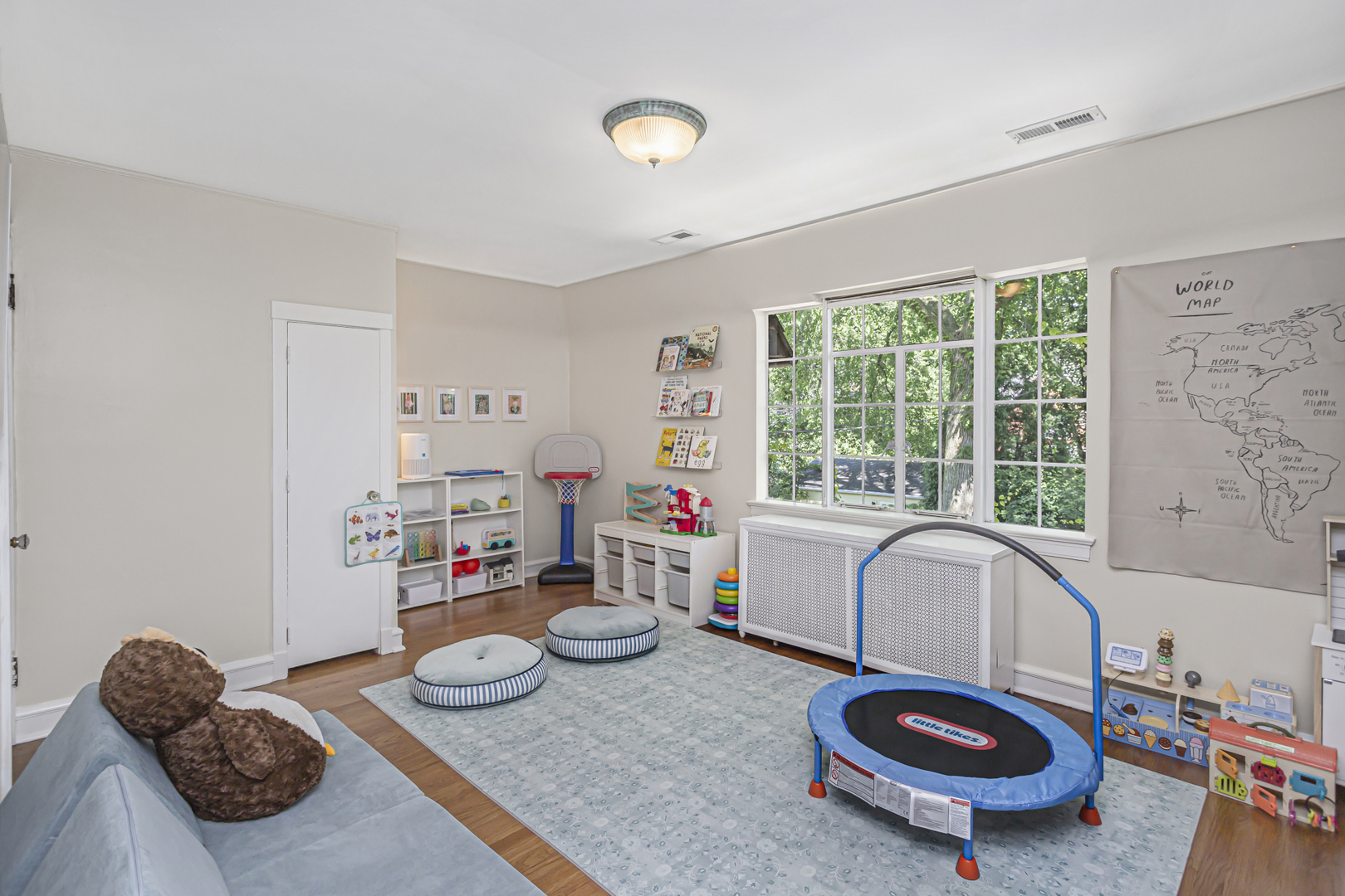 2047 Orrington Avenue