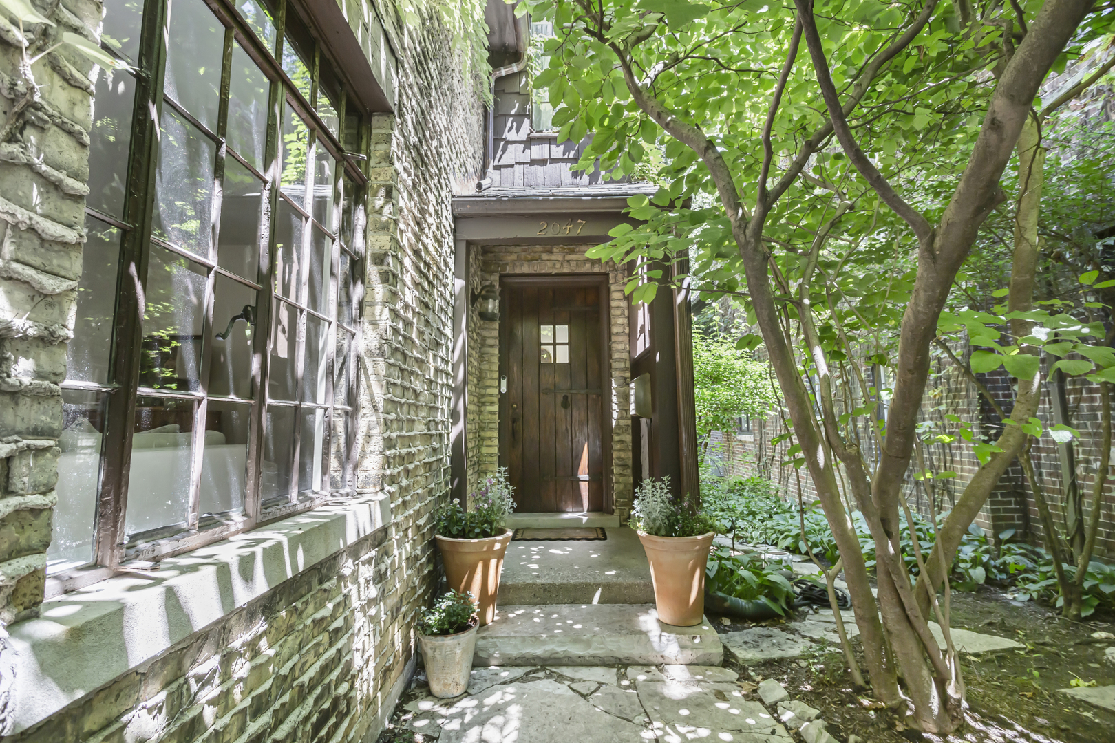 2047 Orrington Avenue