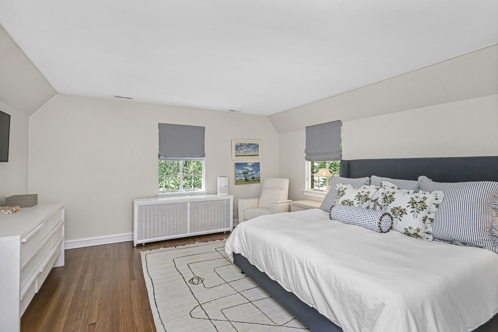 2047 Orrington Avenue