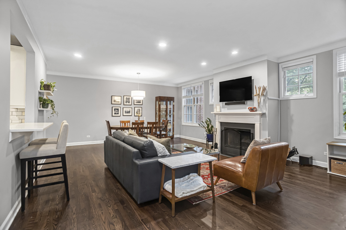 3845 N Ashland Avenue Unit: 2E