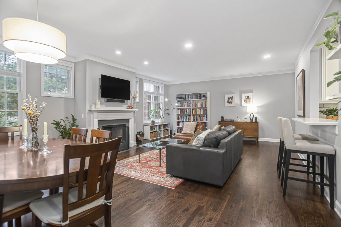 3845 N Ashland Avenue Unit: 2E