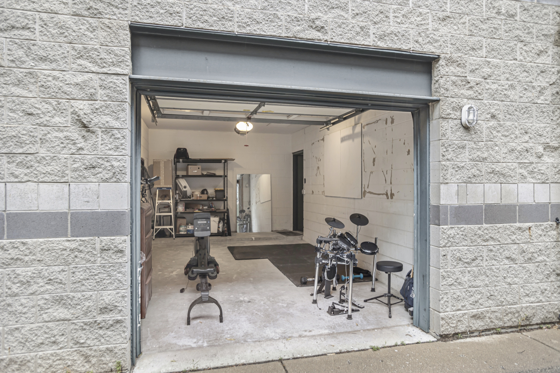 3845 N Ashland Avenue Unit: 2E