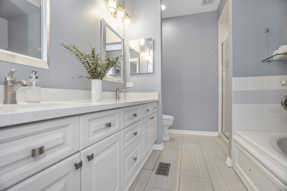 3845 N Ashland Avenue Unit: 2E