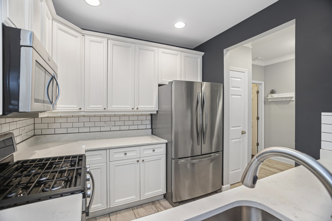 3845 N Ashland Avenue Unit: 2E