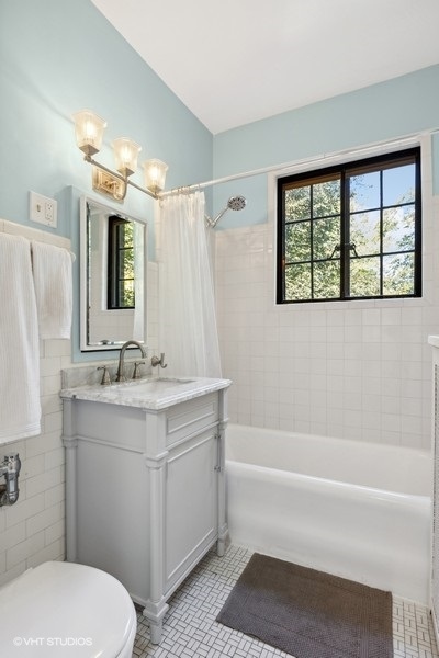 724 Noyes Street Unit: E3