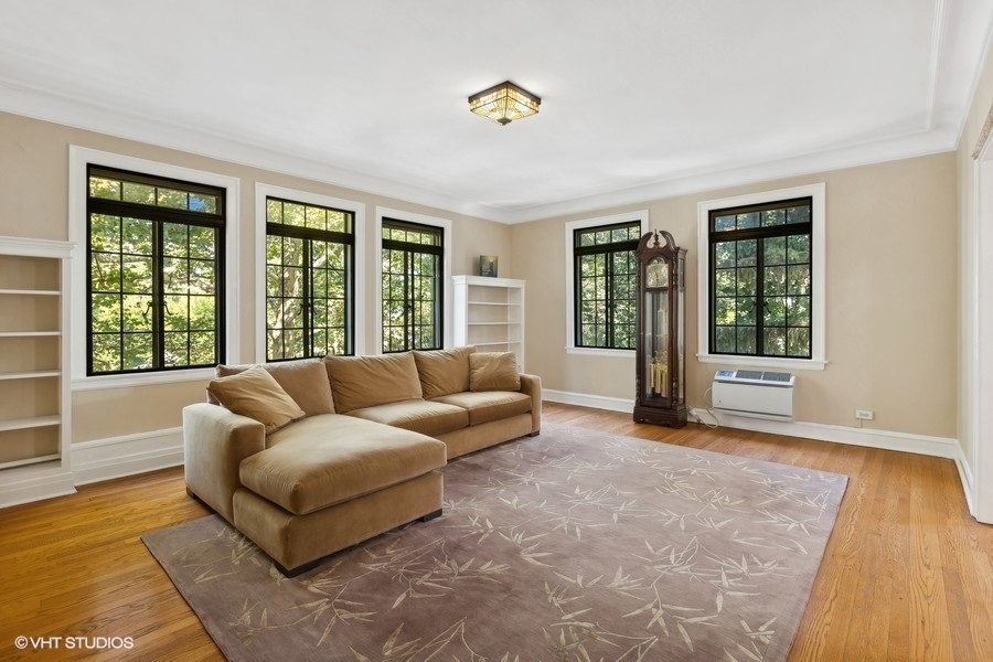 724 Noyes Street Unit: E3