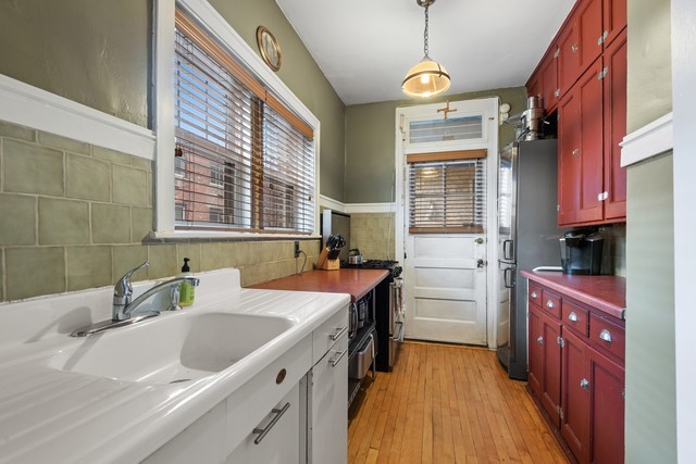 1242 Elmwood Avenue Unit: 2