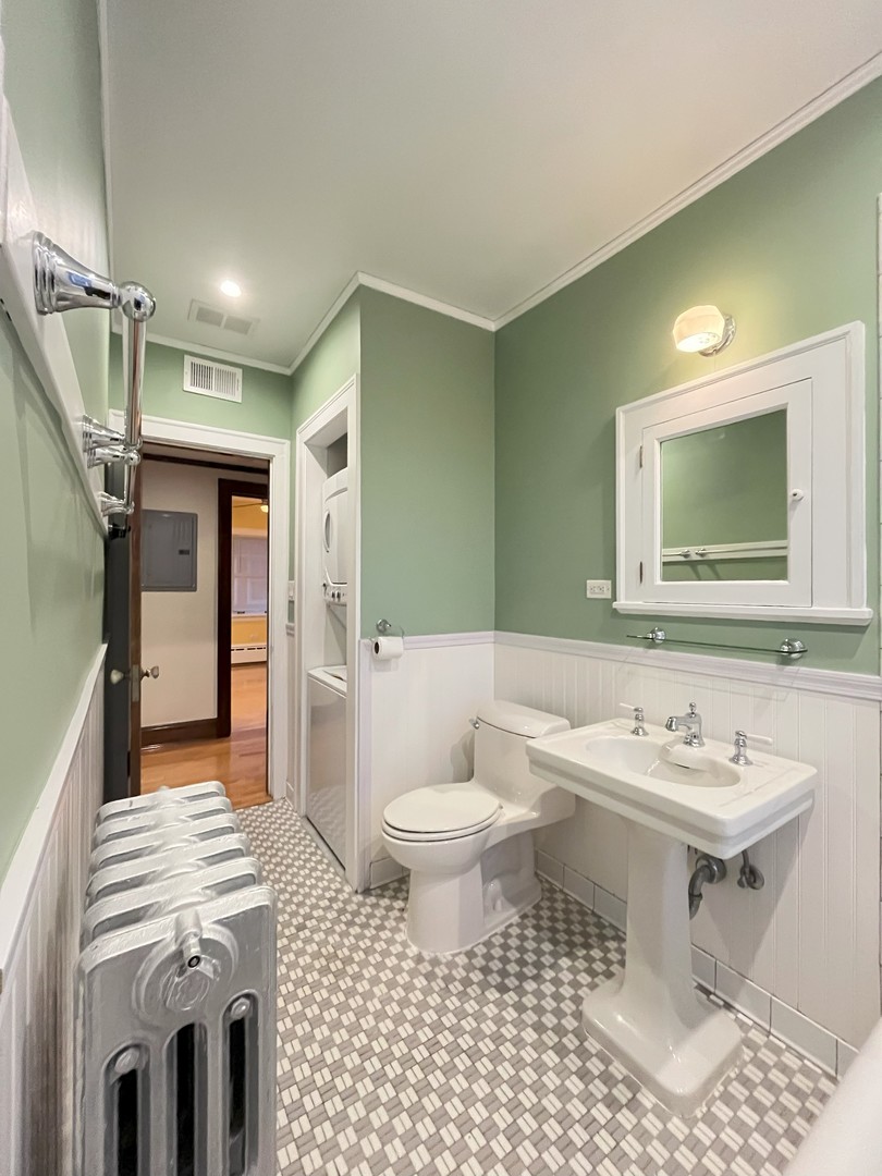 1109 Wesley Avenue Unit: 2
