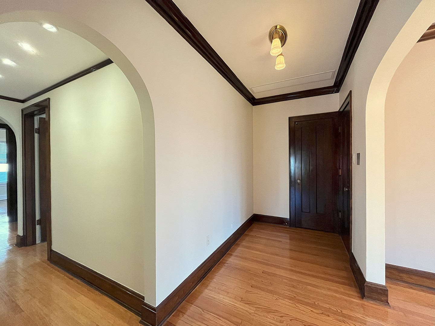 1109 Wesley Avenue Unit: 2