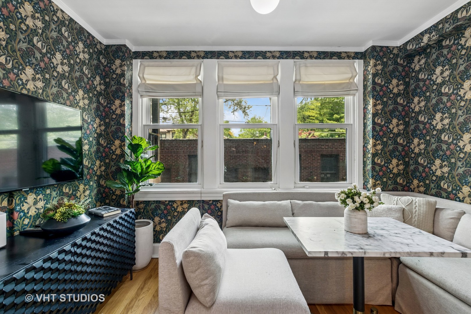 542 Michigan Avenue Unit: 1