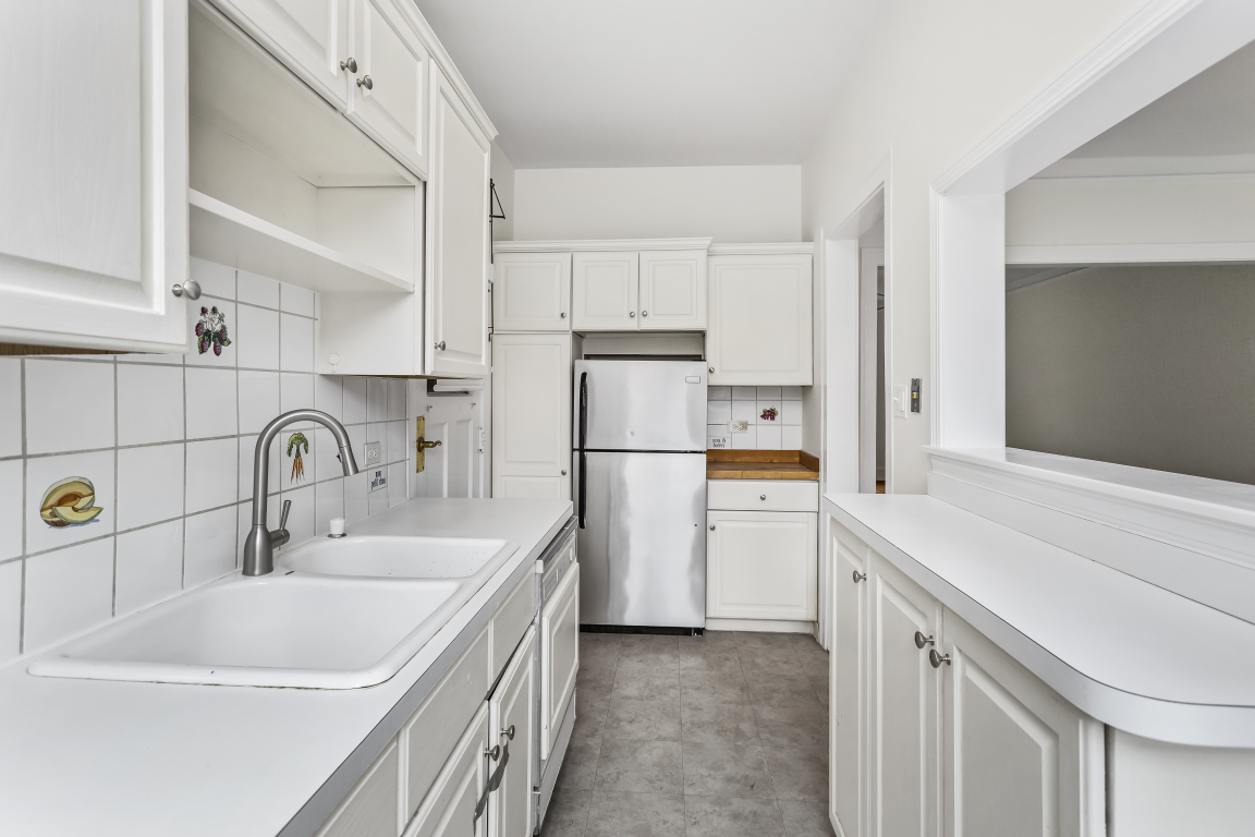 834 Hinman Avenue Unit: 2