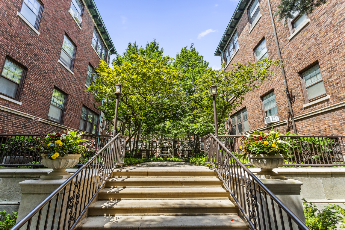 834 Hinman Avenue Unit: 2