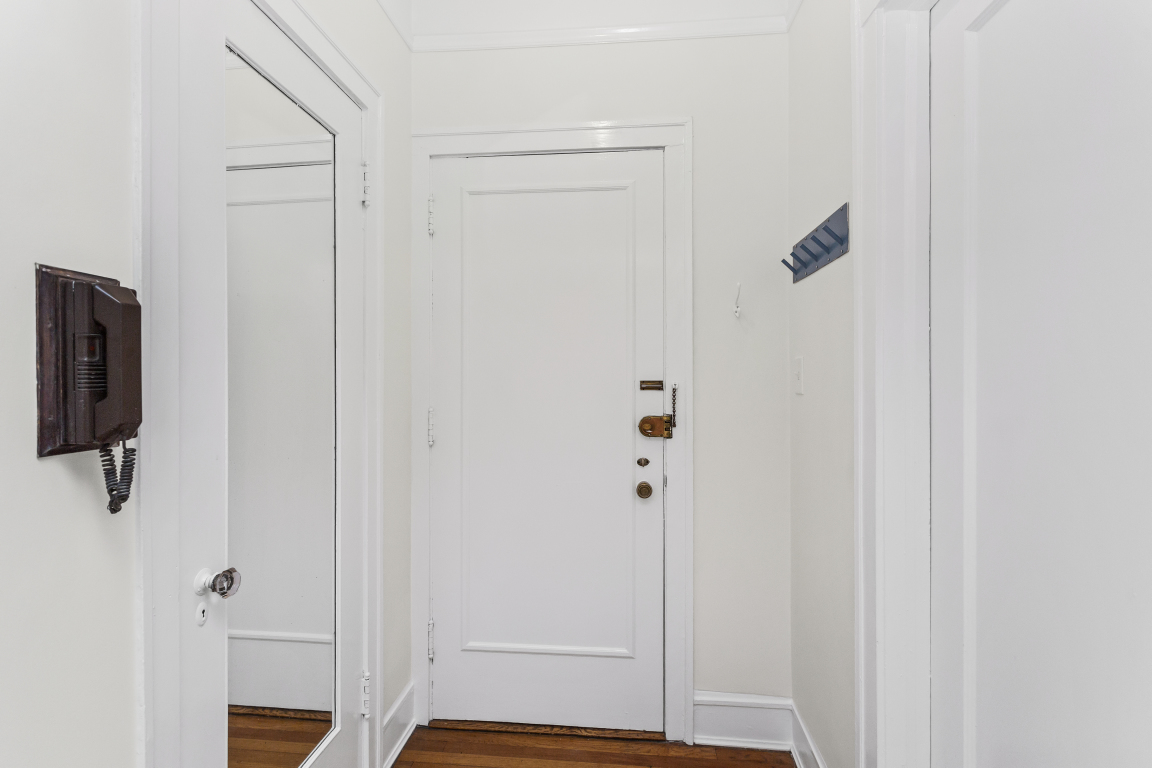 834 Hinman Avenue Unit: 2