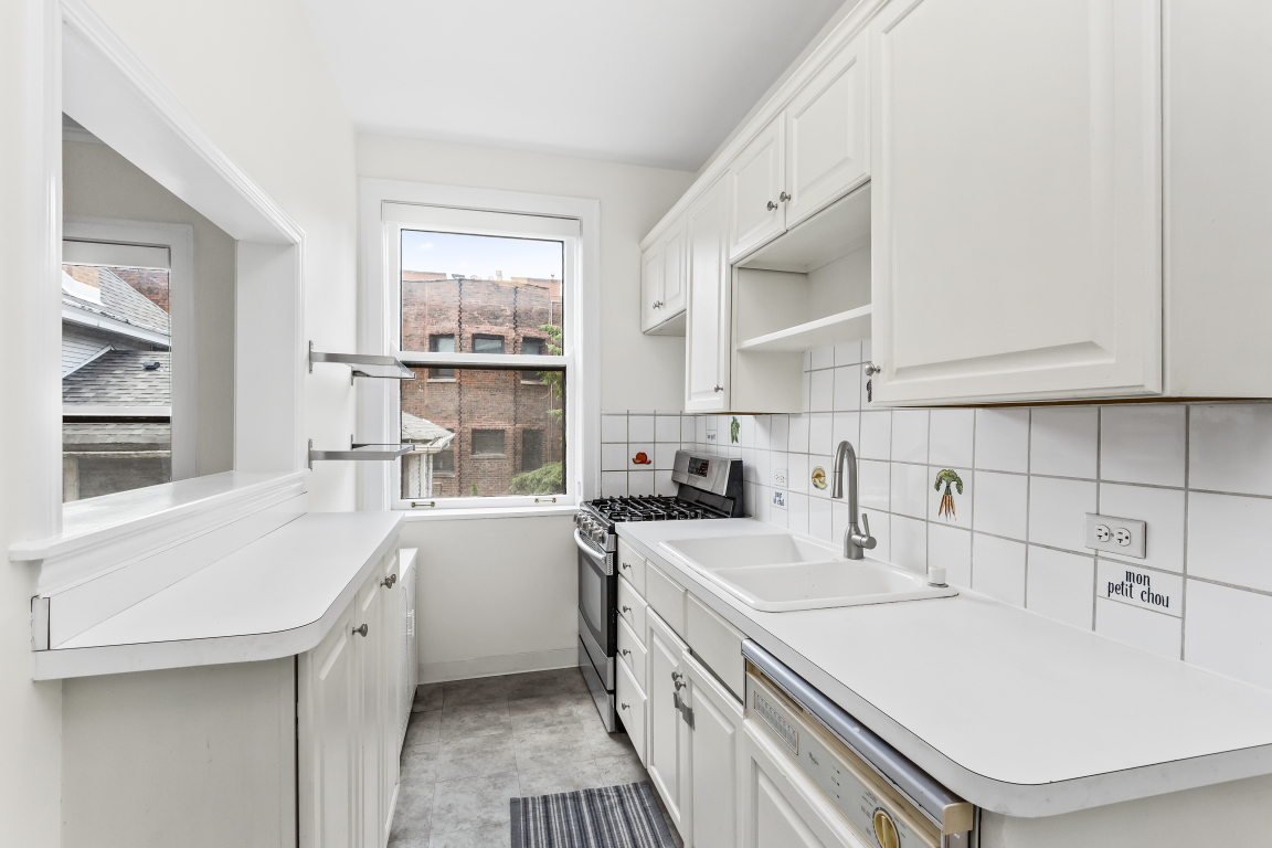 834 Hinman Avenue Unit: 2