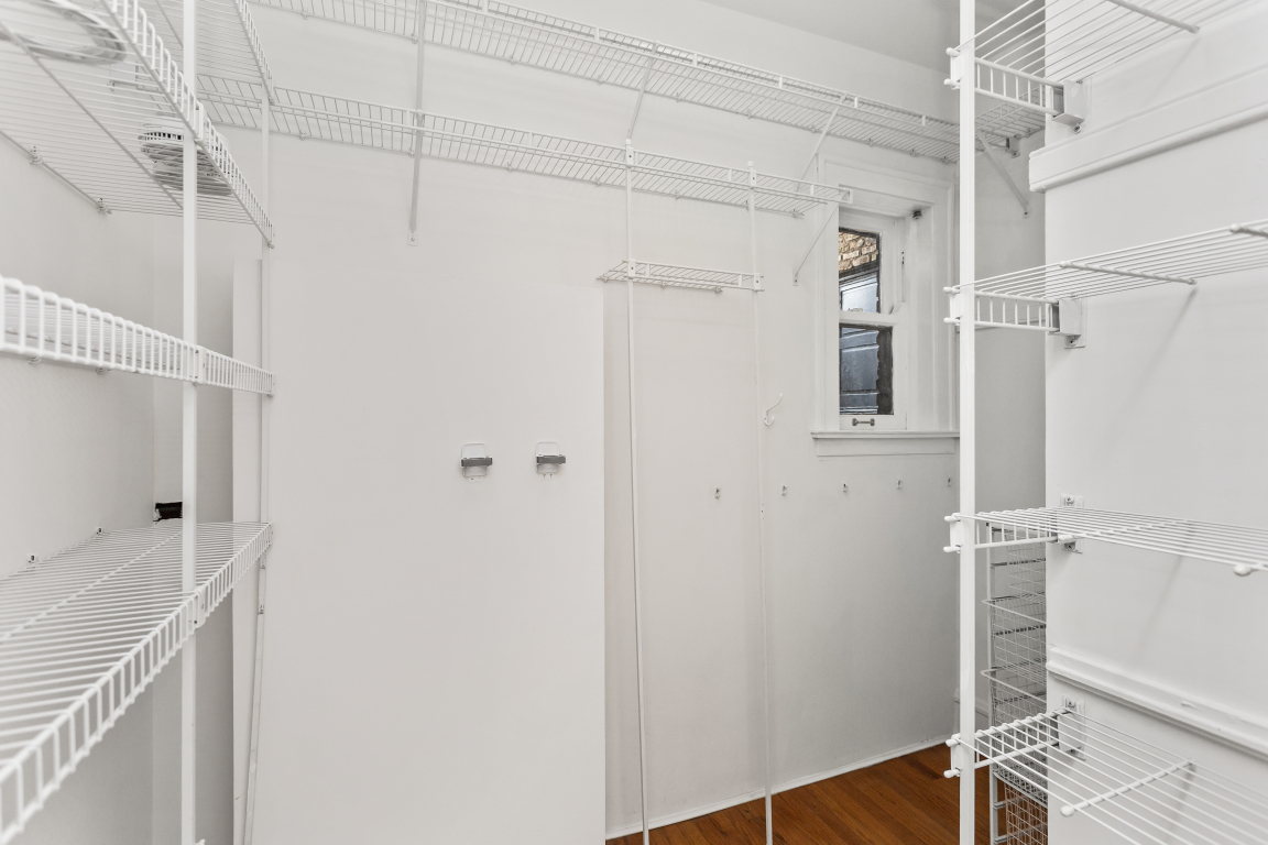 834 Hinman Avenue Unit: 2