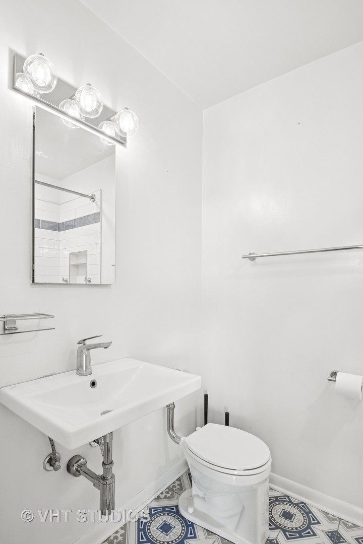 4880 N Marine Drive Unit: 810