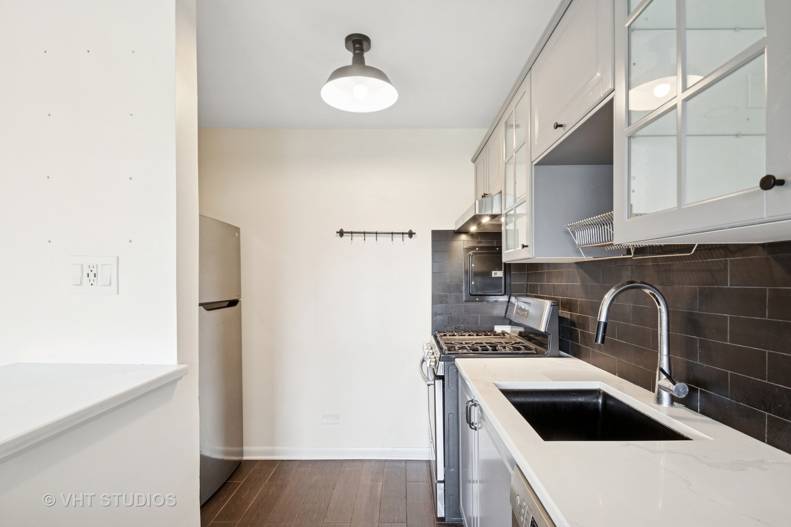 4880 N Marine Drive Unit: 810