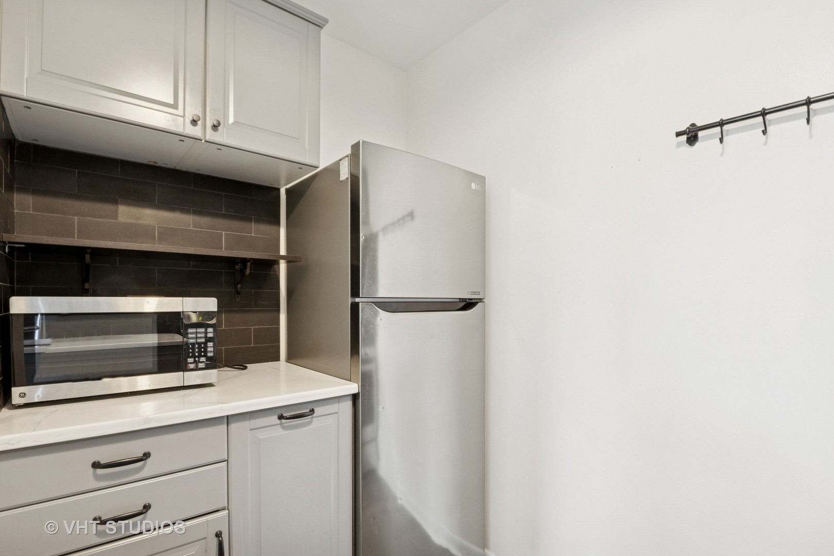 4880 N Marine Drive Unit: 810