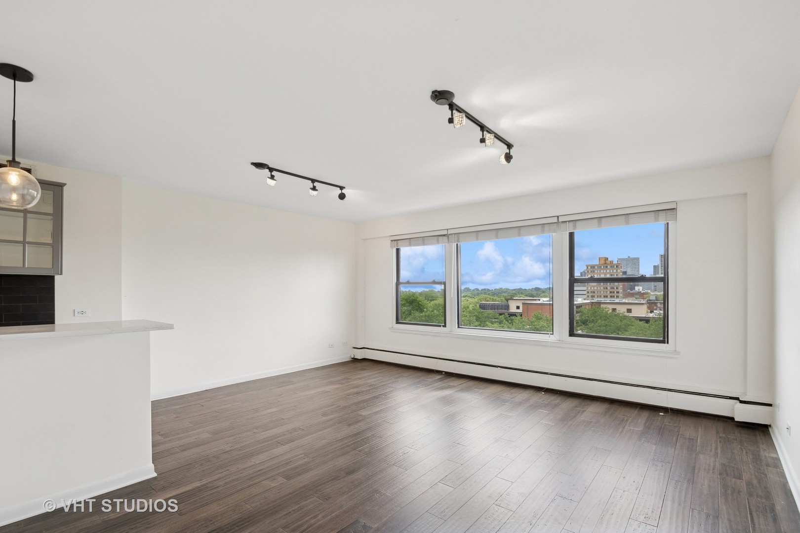 4880 N Marine Drive Unit: 810