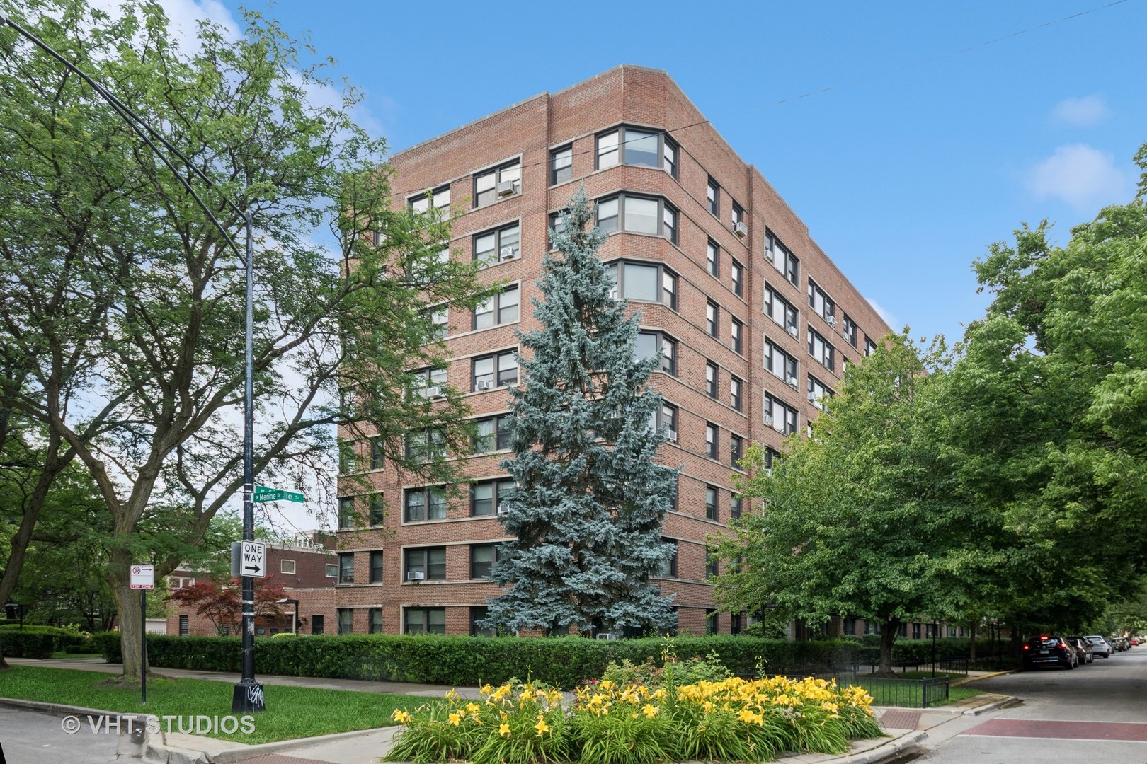 4880 N Marine Drive Unit: 810