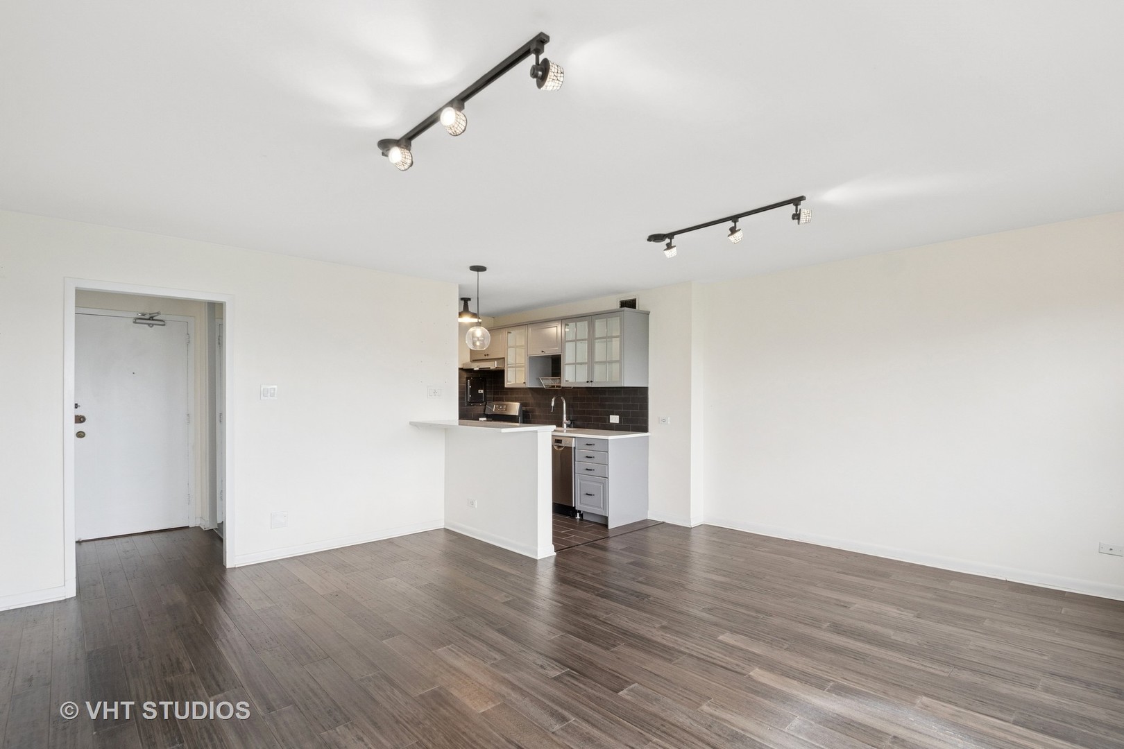 4880 N Marine Drive Unit: 810