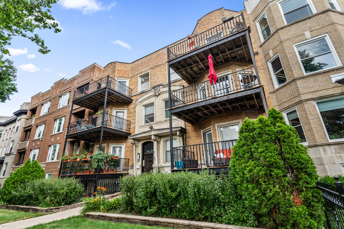 4635 N Malden Street Unit: 3S