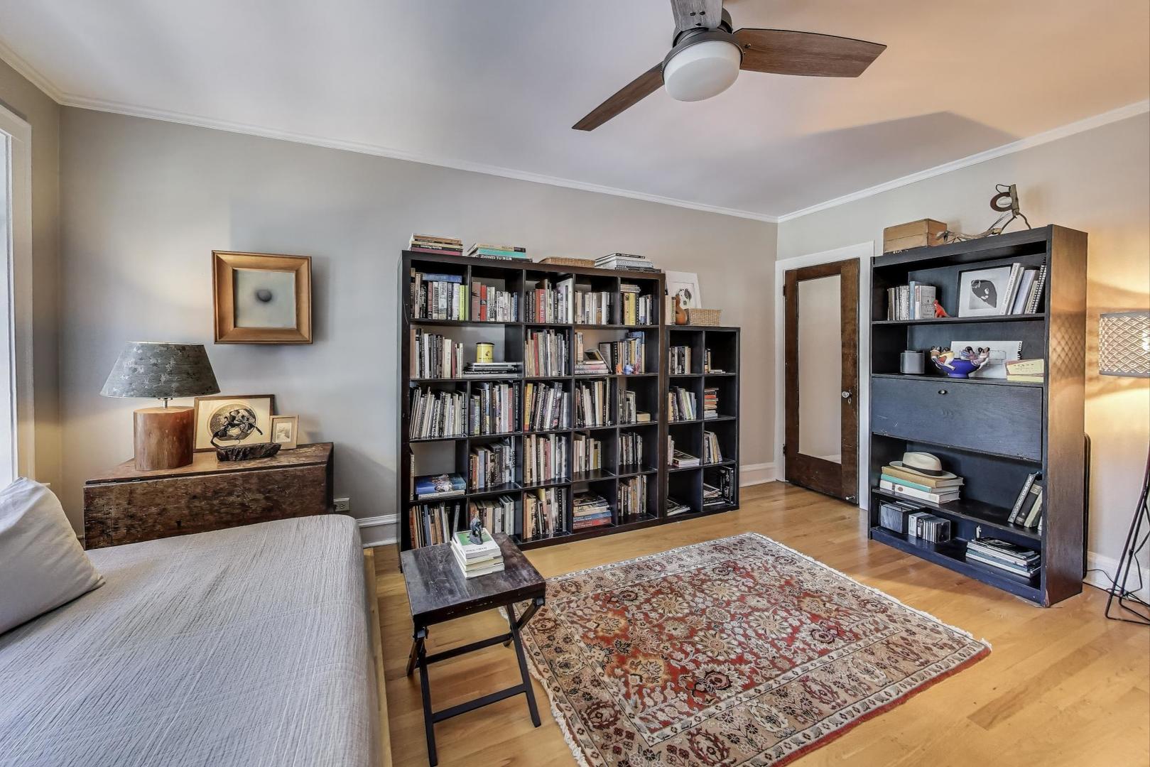 7519 N CLAREMONT Avenue Unit: 2S