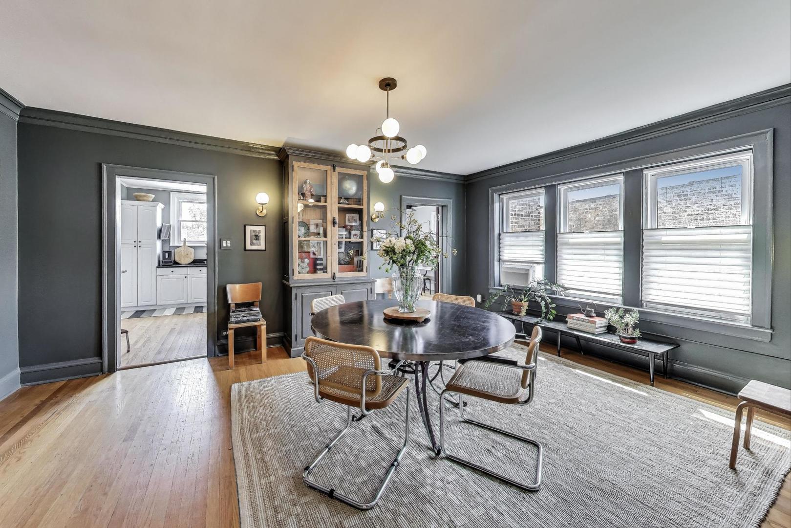 7519 N CLAREMONT Avenue Unit: 2S