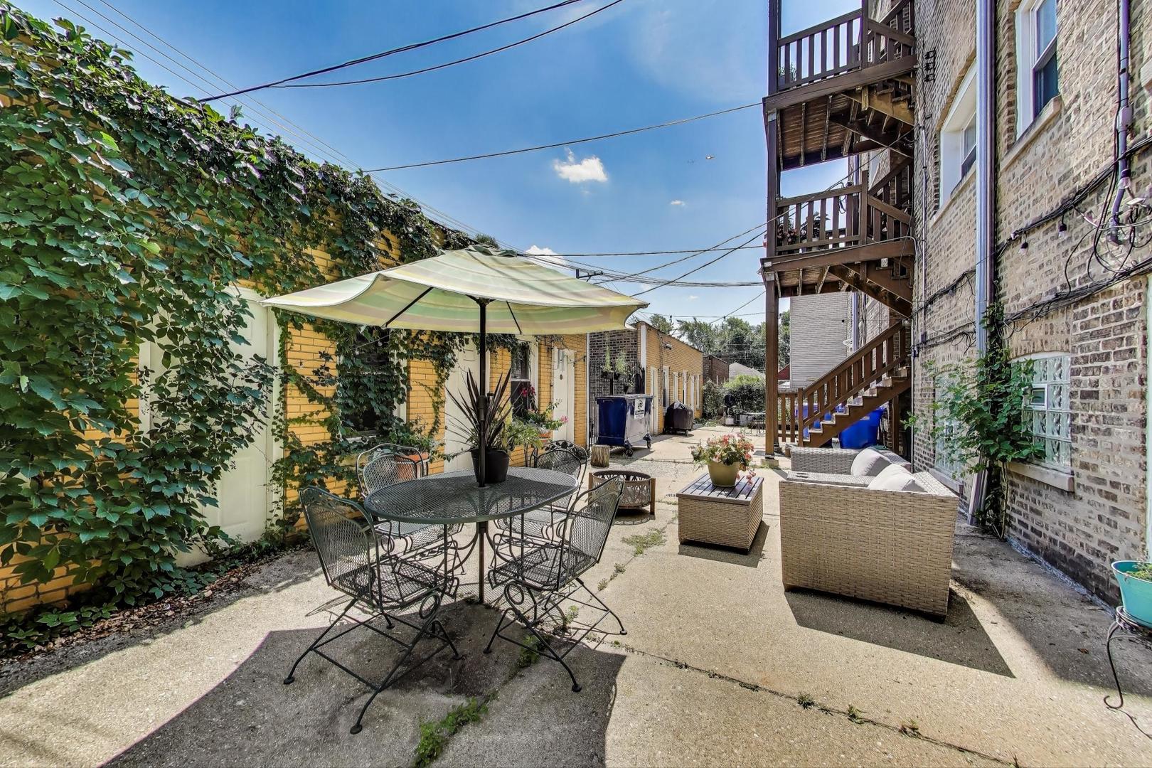 7519 N CLAREMONT Avenue Unit: 2S