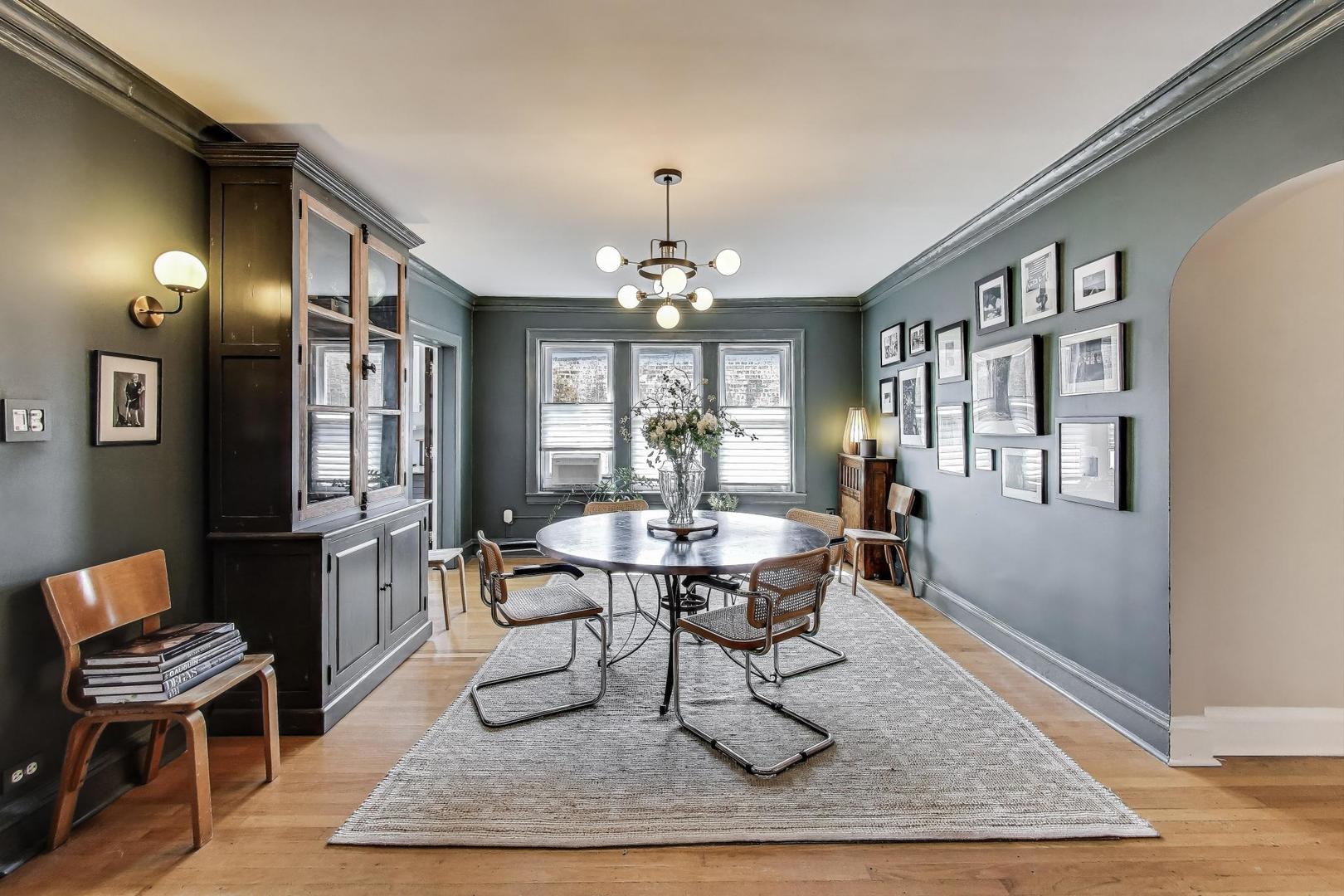 7519 N CLAREMONT Avenue Unit: 2S