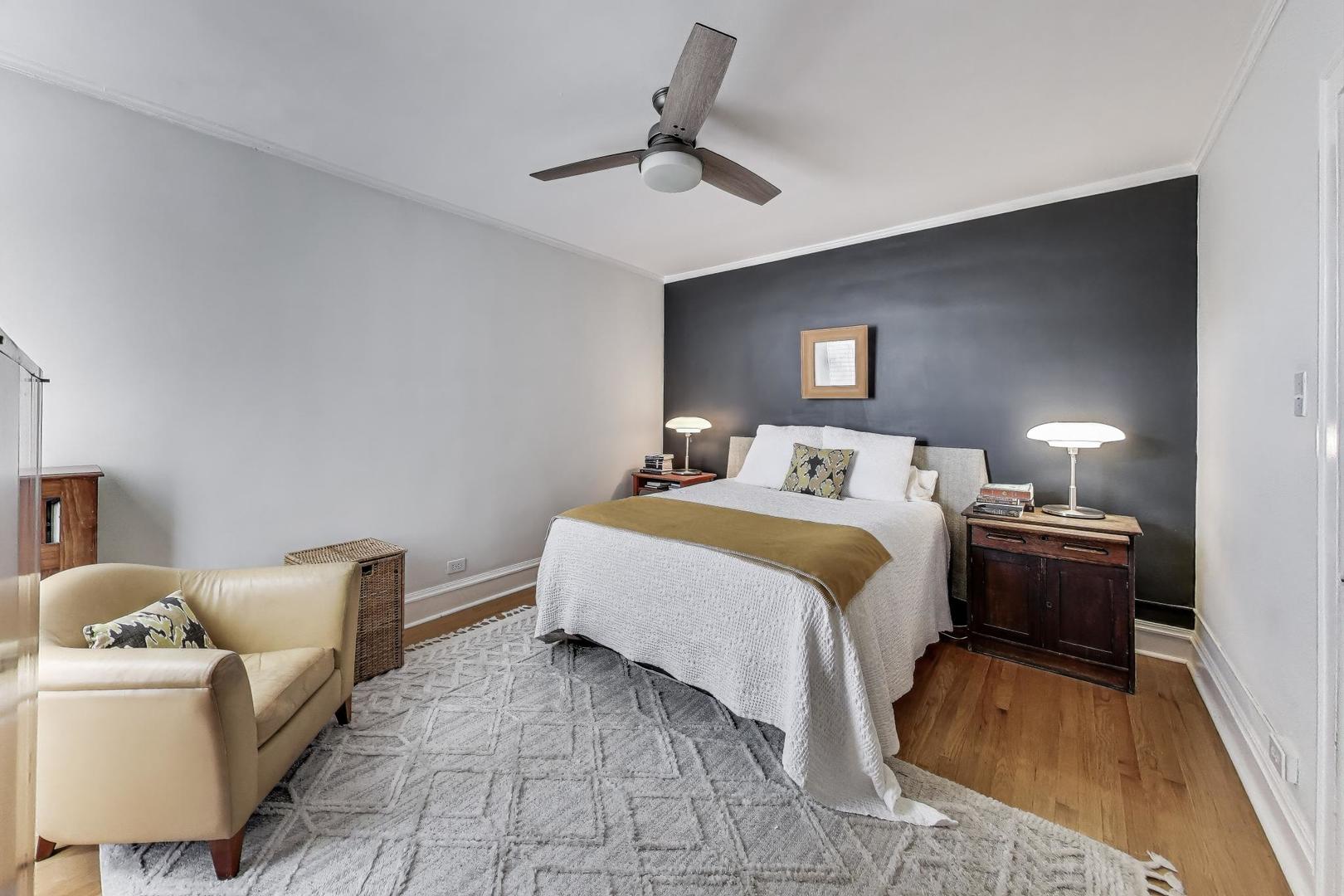 7519 N CLAREMONT Avenue Unit: 2S