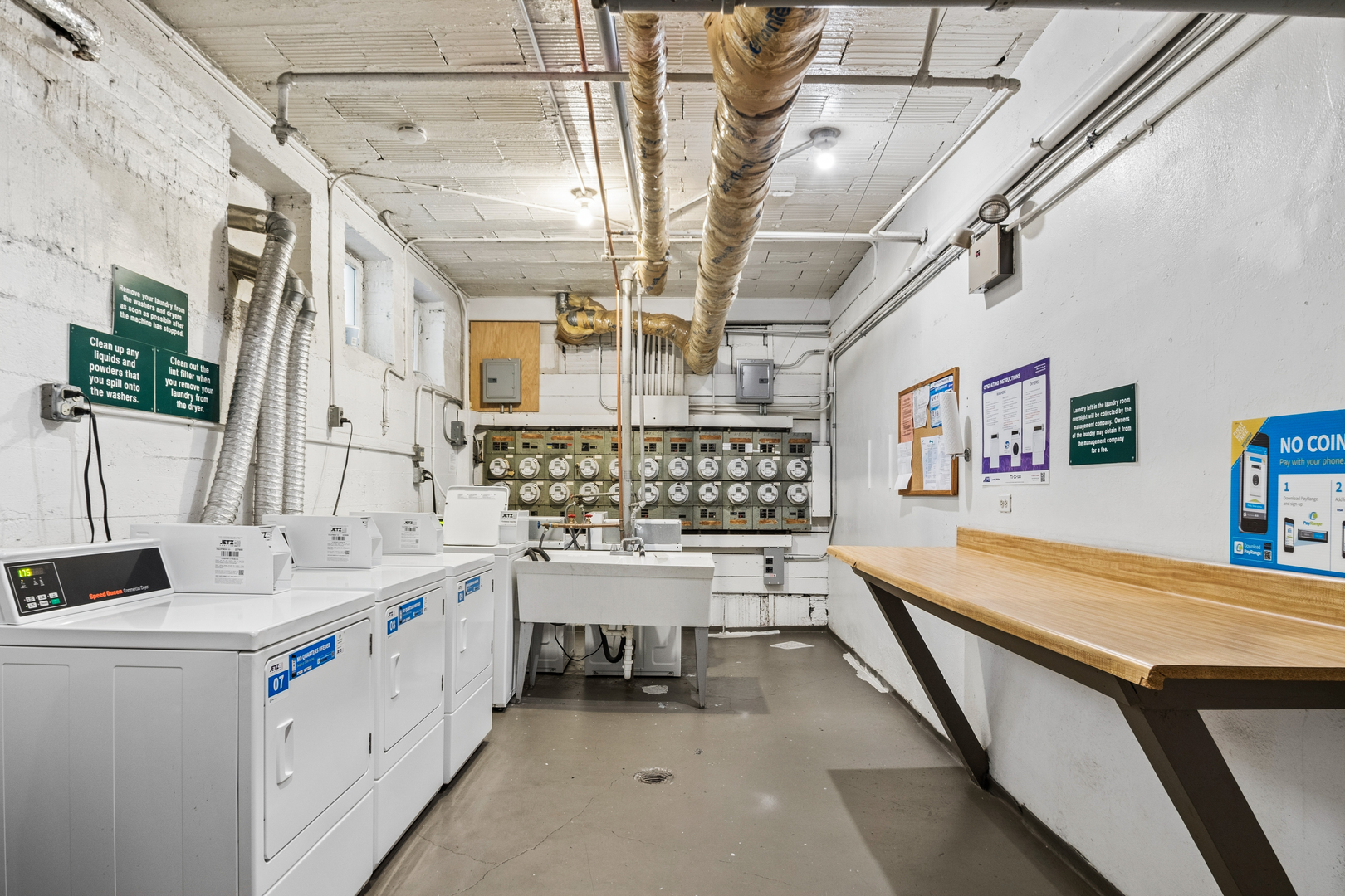 3602 N Pine Grove Avenue Unit: 2B