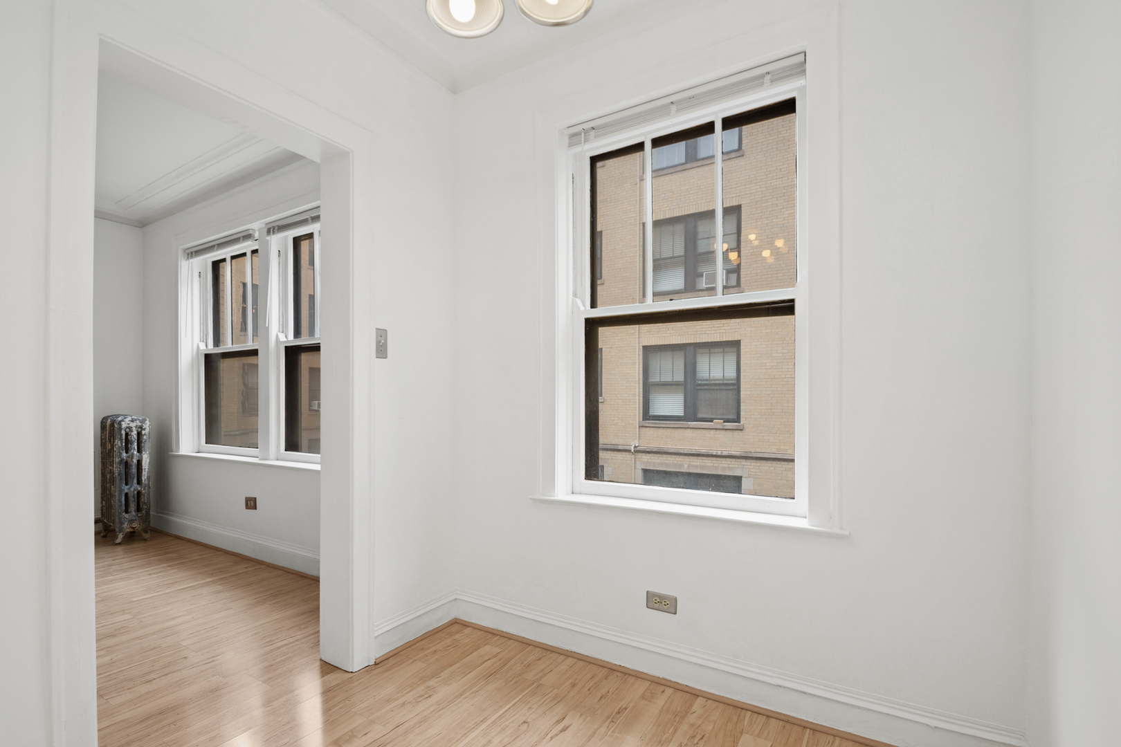3602 N Pine Grove Avenue Unit: 2B