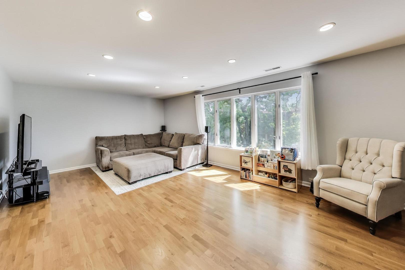 1500 Oak Avenue Unit: 4B