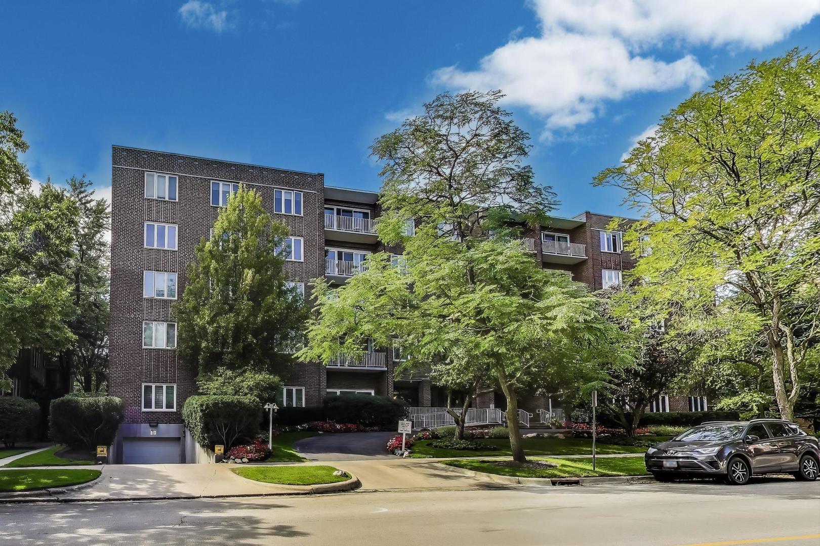 1500 Oak Avenue Unit: 4B