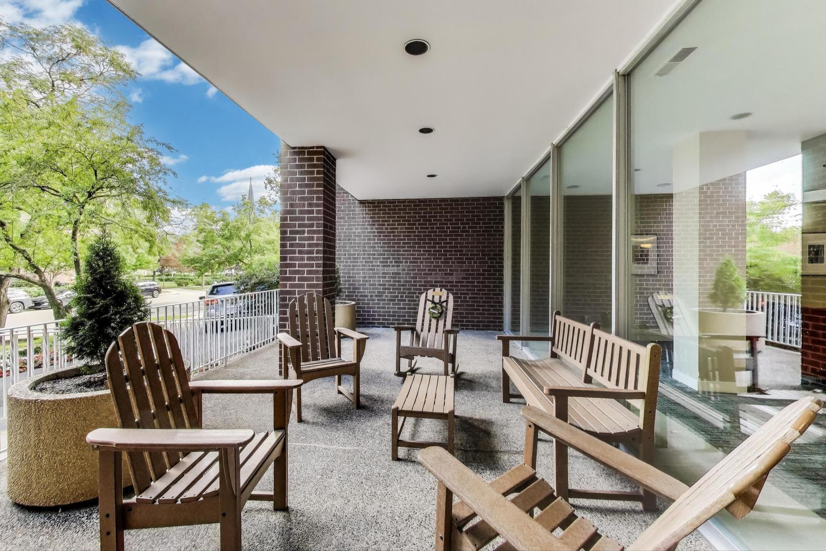 1500 Oak Avenue Unit: 4B