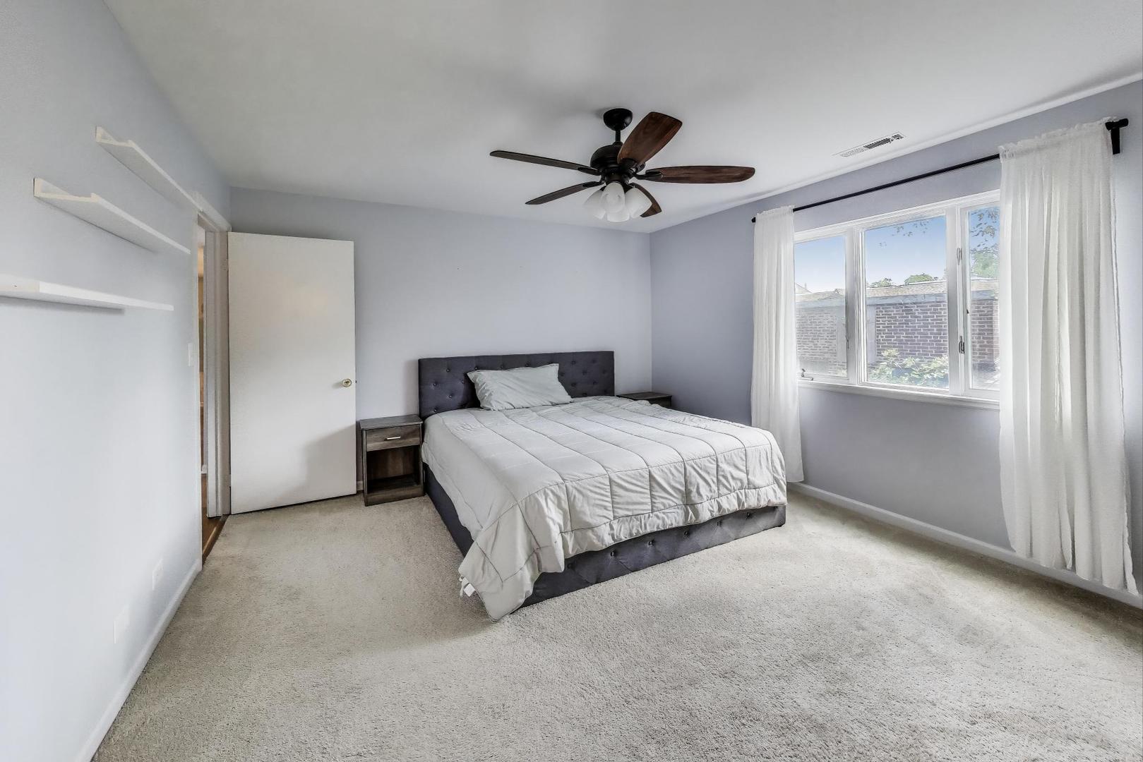 1500 Oak Avenue Unit: 4B