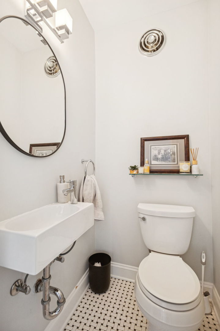 2626 Hartzell Street