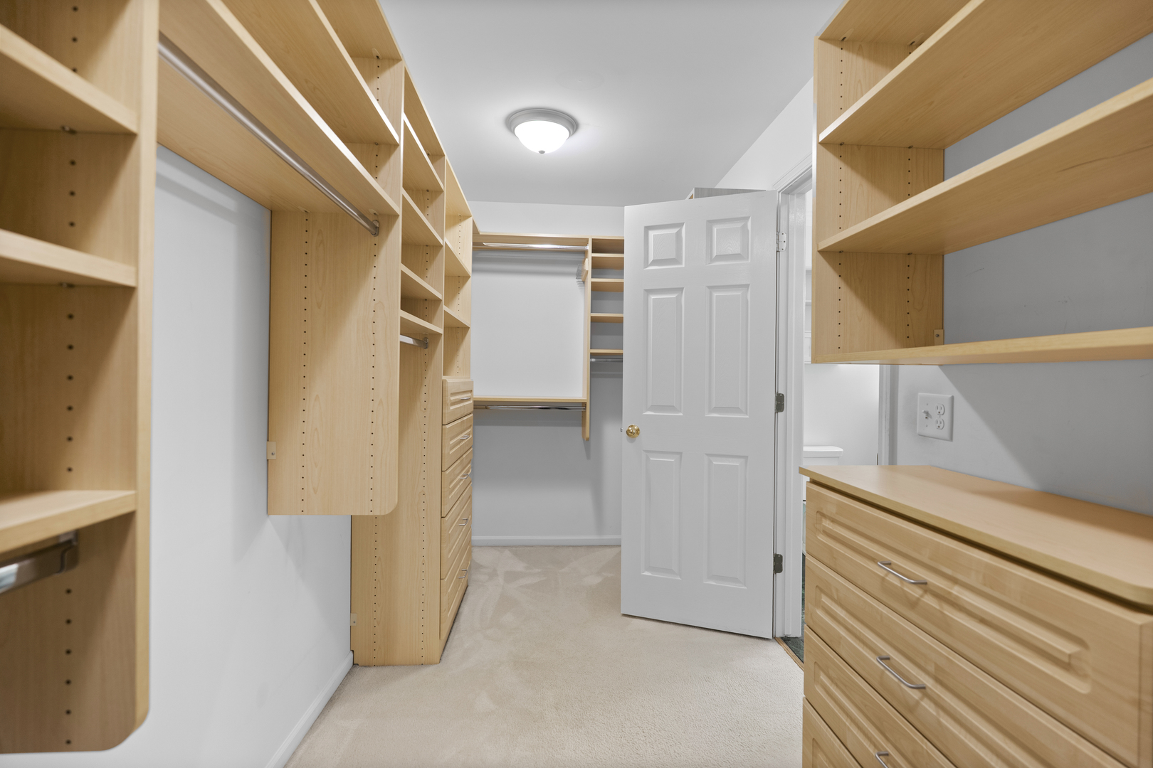 662 Waterbury Avenue