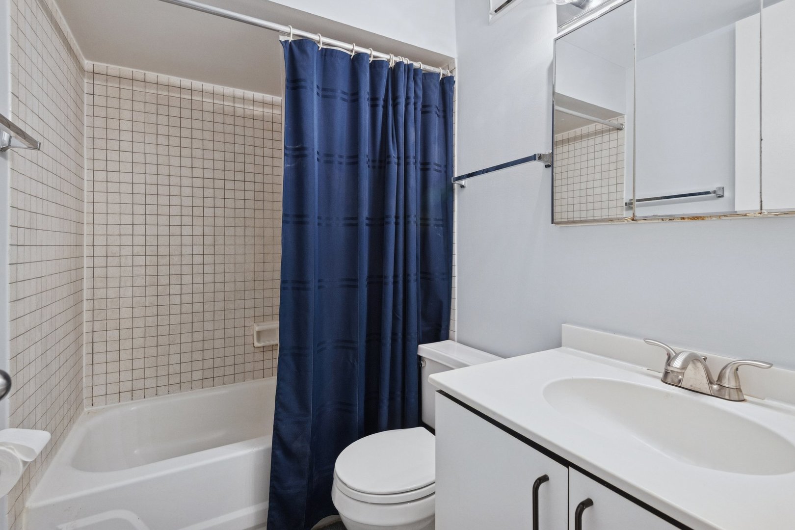 840 Michigan Avenue Unit: 10