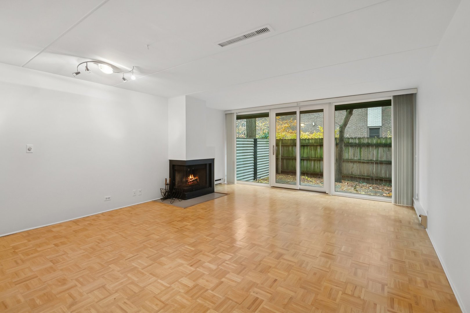 840 Michigan Avenue Unit: 10