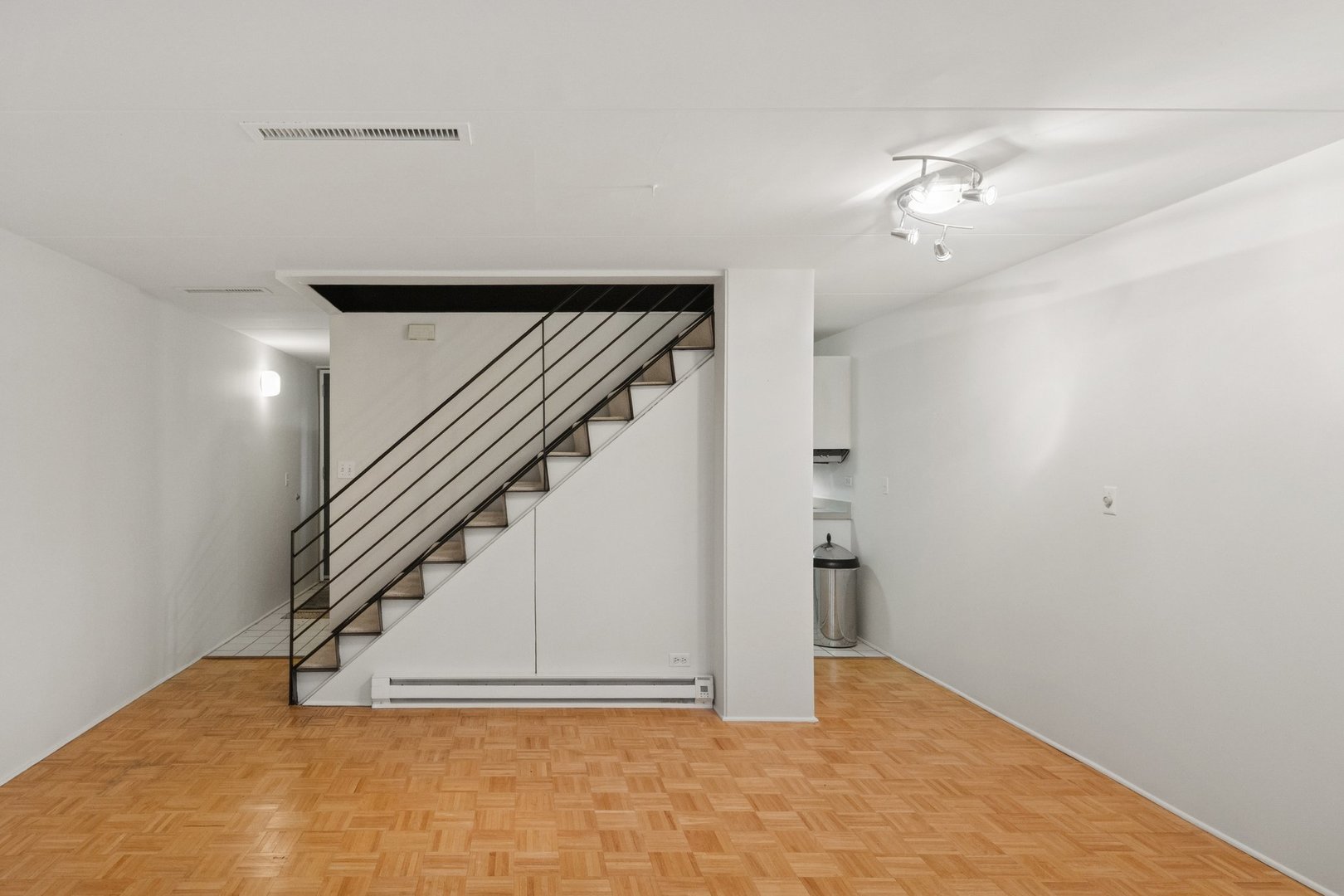 840 Michigan Avenue Unit: 10