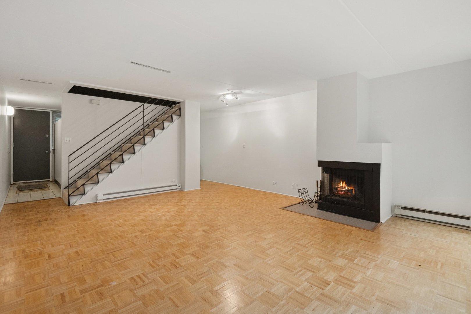 840 Michigan Avenue Unit: 10