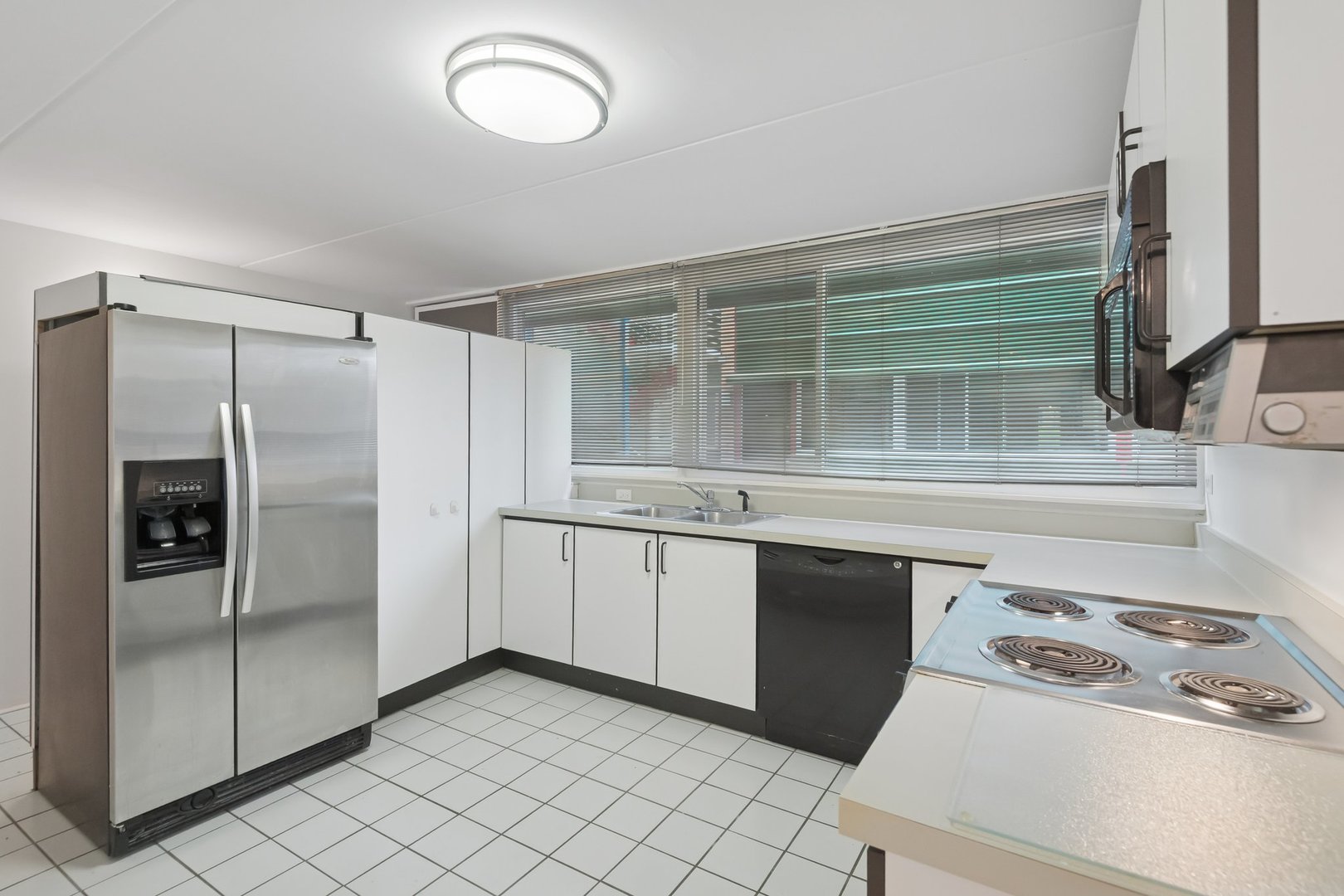 840 Michigan Avenue Unit: 10