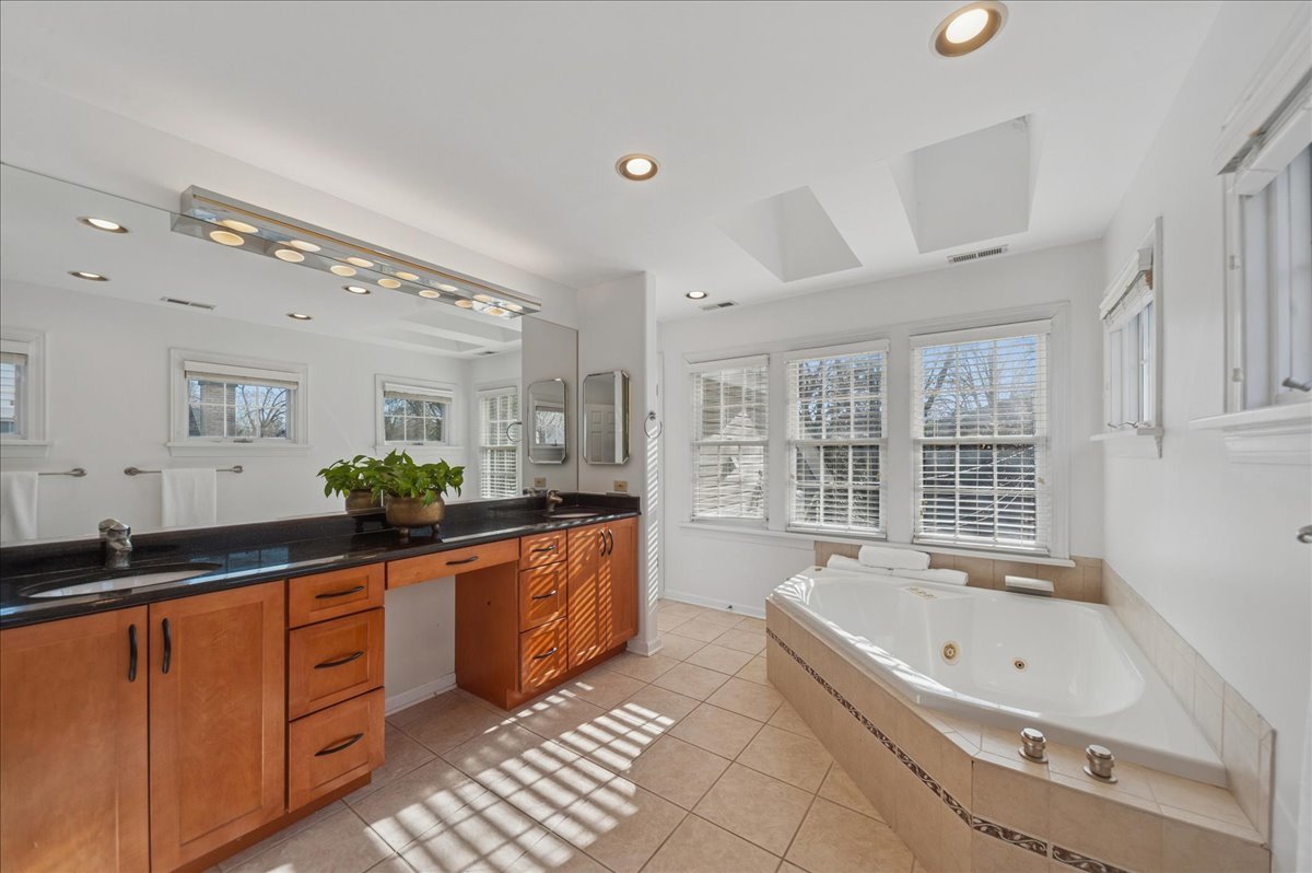 100 Williamsburg Road